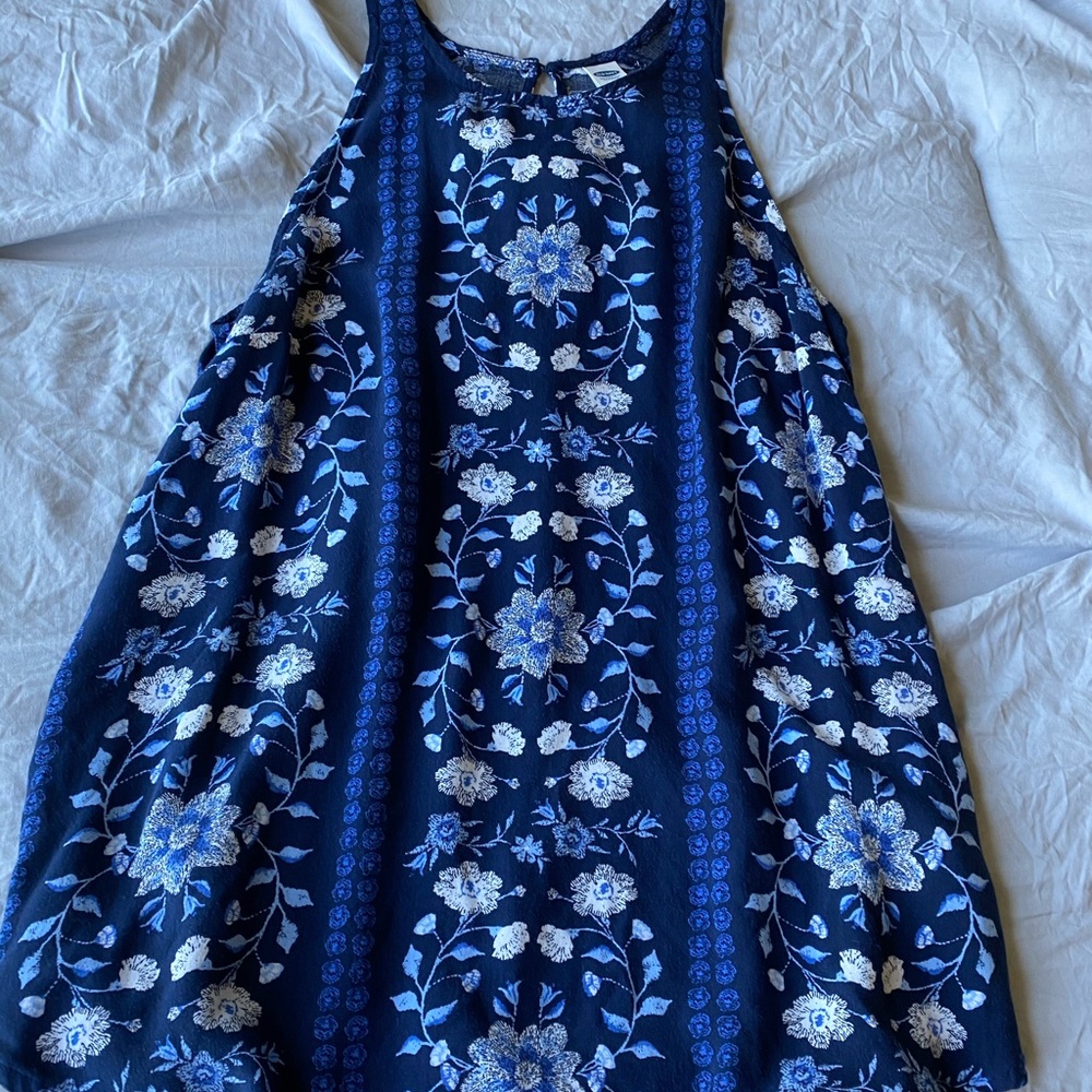 Blue floral flowy tank